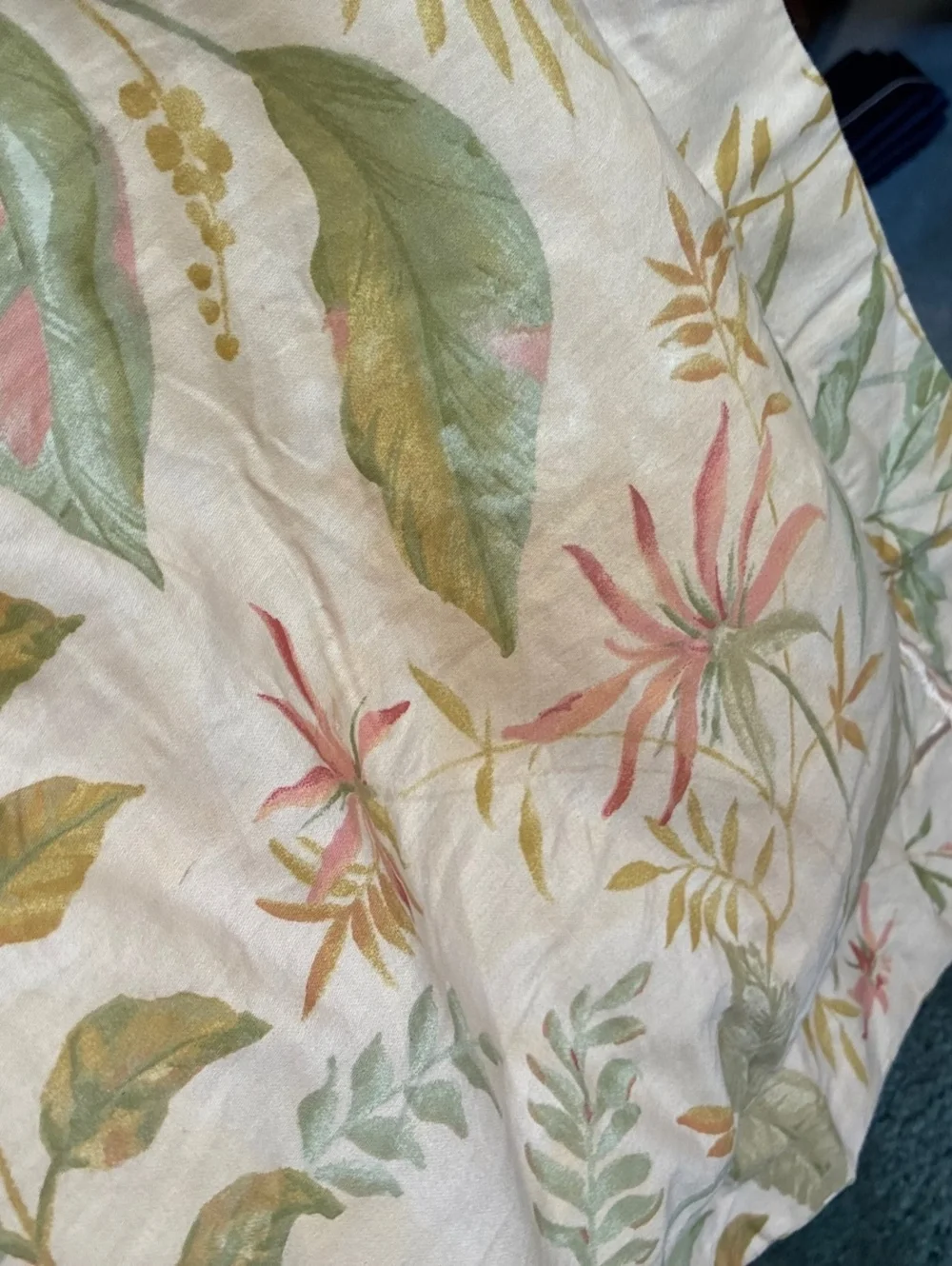 Floral Patterned Quilted Bedspread bedskirt set